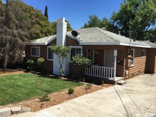 910 Hillcrest Ave, Roseville, CA 95678-4011