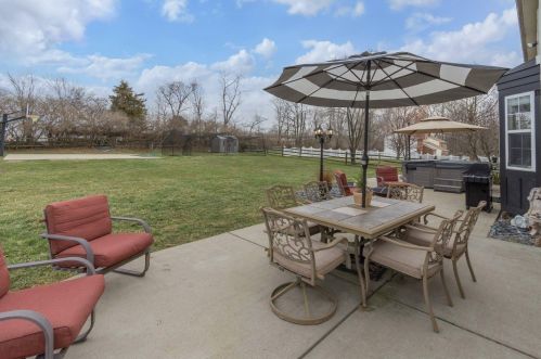 634 Ellen Dr, Cincinnati OH 45255-4917 exterior