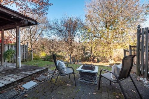 140 Vista Dr, Easton PA  18042-7202 exterior