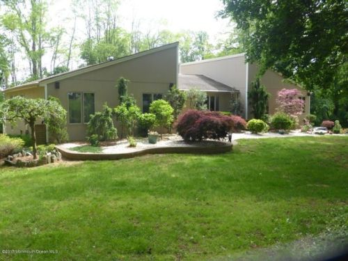15 Cormorant Dr, Middletown NJ  07748-3071 exterior