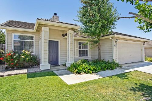 2131 Glarner St, Hollister, CA 95023-5220