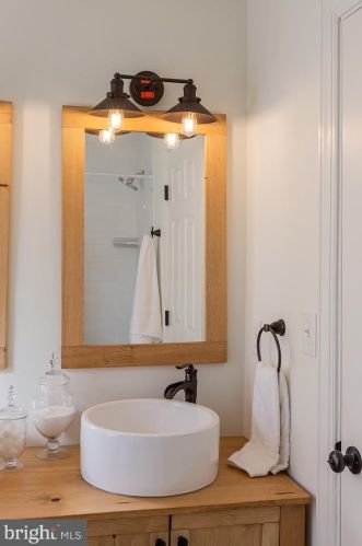 24 New St, Lancaster PA  17602-2047 exterior