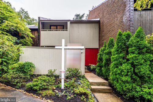 2039 Approach Ln, Herndon, VA 20191-3651