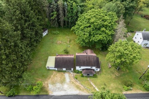 116 Shuey Ln, Jeannette, PA 15644-4060