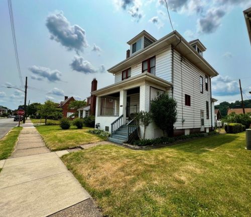 1003 Kennedy Dr, Ambridge, PA 15003-2315