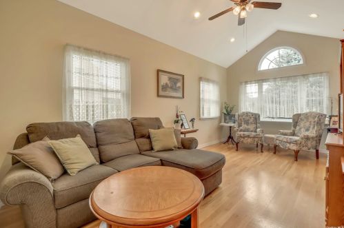 45 Ward St, Westbury NY  11590-2929 exterior