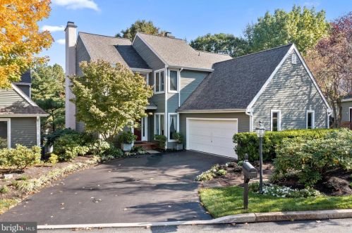 4 Horseshoe Ln, Newtown Square, PA 19073-2923