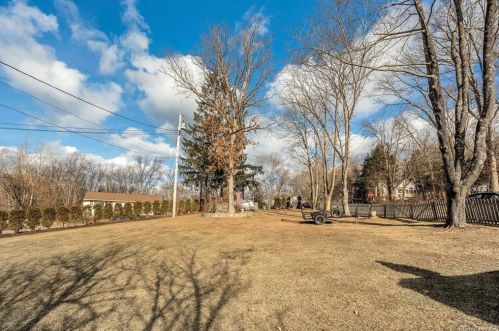 23 Daisy Dr, Mahopac NY  10541-5526 exterior