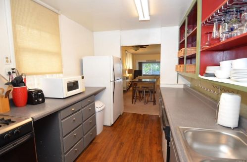 1160 Grand Ave, San Diego CA 92109-4272 exterior