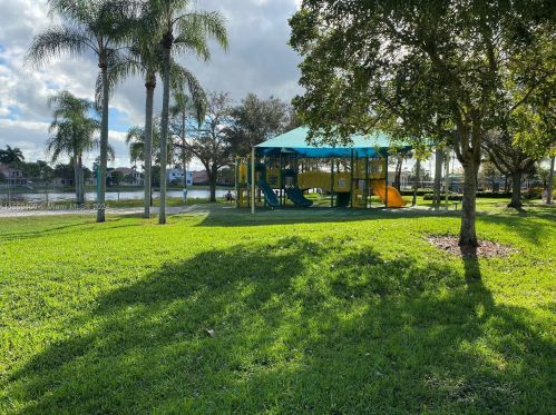 1231 179th Ave, Hollywood FL  33029-3162 exterior