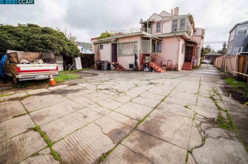 1523 28th Ave, Oakland CA  94601-1633 exterior
