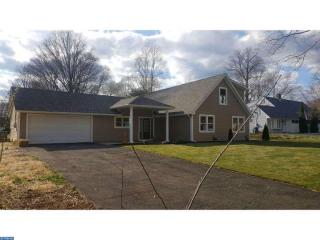 47 Red Ridge Rd, Levittown, PA 19056-2325