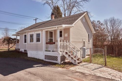 2013 Mt Hope Rd, Middletown, NY 10940-7312