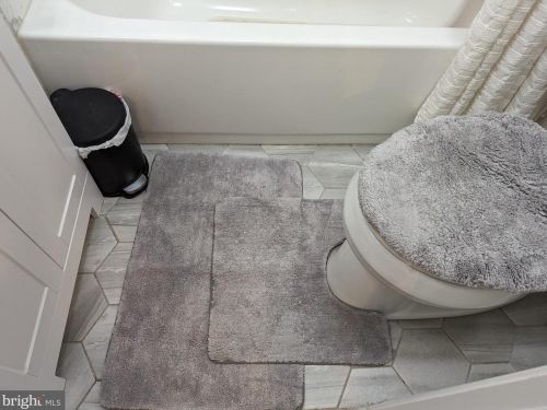 811 Shaw Ave, Lansdale PA  19446-2335 exterior