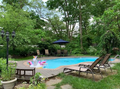276 Country Rd, Miller Place NY  11764-2302 exterior