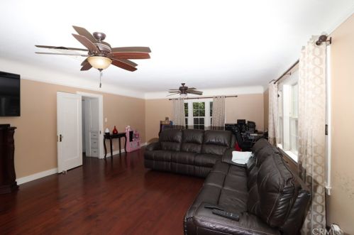 2412 Park Way, Bakersfield CA  93304-1121 exterior