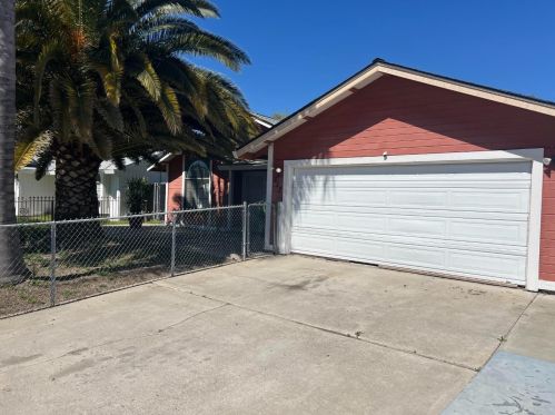 517 Thomsen Rd, Lathrop, CA 95330-9133