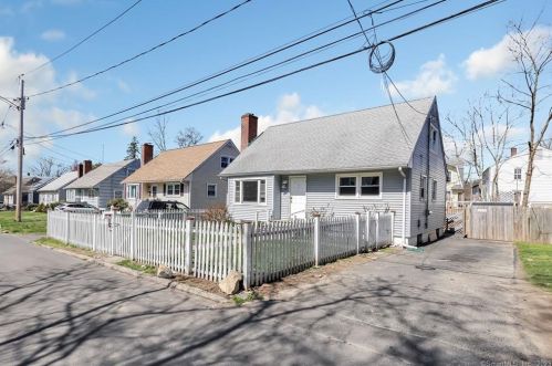 10 Lorraine St, Bridgeport, CT 06604-2200