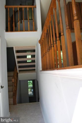 5735 Burke Towne Ct, Springfield VA  22015-3138 exterior