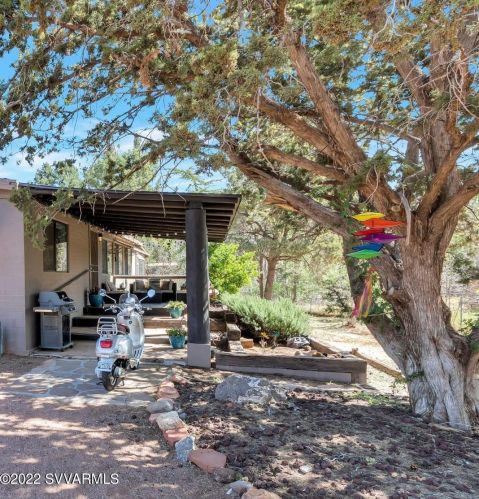 2060 Grasshopper Ln, Sedona AZ 86336-4556 exterior