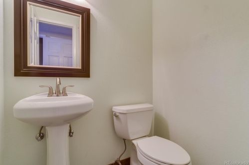 8037 Phillips Cir, Englewood CO 80112-3254 exterior