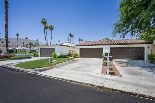 4 Tortosa Dr, Rancho Mirage CA  92270-4751 exterior