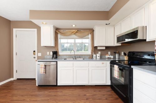 5645 Bucktown Rd, New Harmony, OH 45176-9586