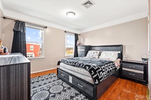 600 Bamford Ave, Woodbridge NJ 07095-3848 exterior