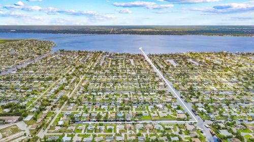 3009 16th Pl, Cape Coral FL  33904-4081 exterior