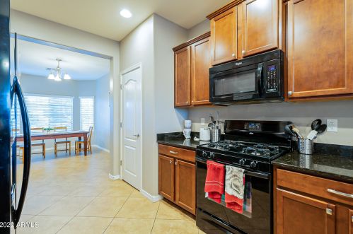 107 Burkhalter Dr, San Tan Valley, AZ 85143-5531
