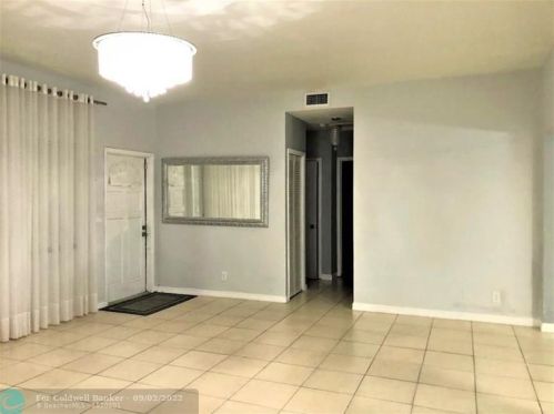 426 25th Ave, Boynton Beach FL  33426-8790 exterior