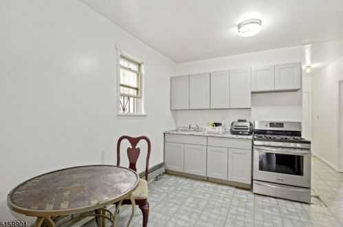 721 18th Ave, Irvington, NJ 07111-3712