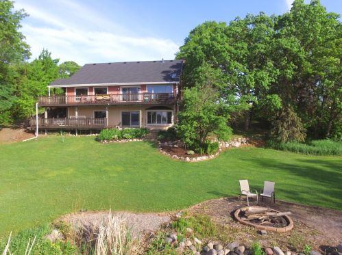 21295 Viking Blvd, Columbus, MN 55092