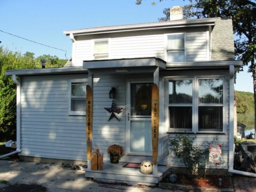 29020 Elm Island Dr, Waterford, WI 53185-3310