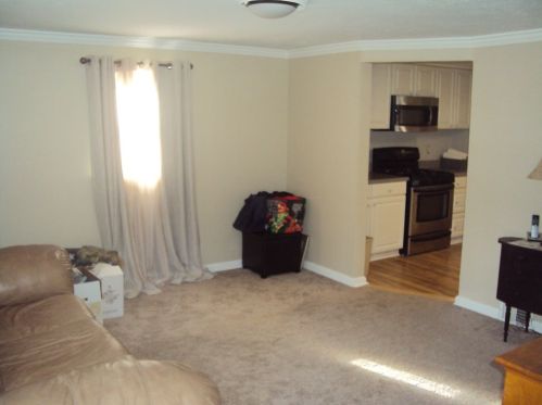211 Phillips Dr, Pittsburgh, PA 15241-1319
