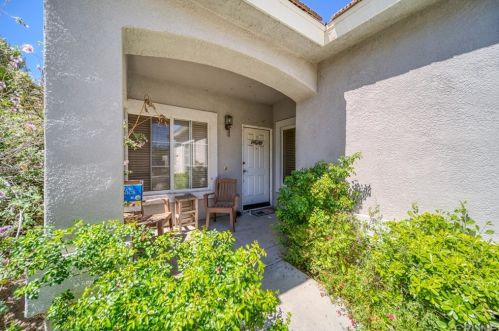 14848 Narcissus Crest Ave, Santa Clarita, CA 91387-2263