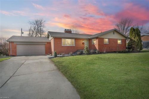2592 Birchwood Dr, Youngstown, OH 44515-5236