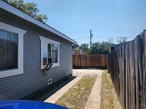 509 5th St, Modesto, CA 95351-3315