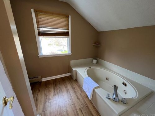 59 Tavern Cir, Middletown CT 06457-1563 exterior