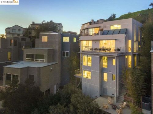 1560 Grand View Dr, Berkeley CA 94705-1637 exterior