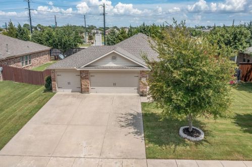 4020 Lone Star Ln, Denton TX  76210-3499 exterior
