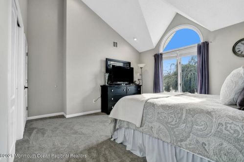 98 Jib Ln, Bricktown NJ  08723-6747 exterior