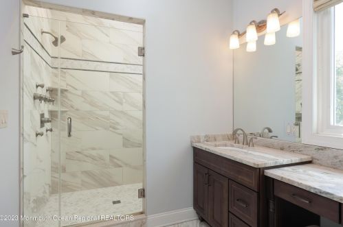 8 Benton Ave, Leonardo NJ  07737-1403 exterior