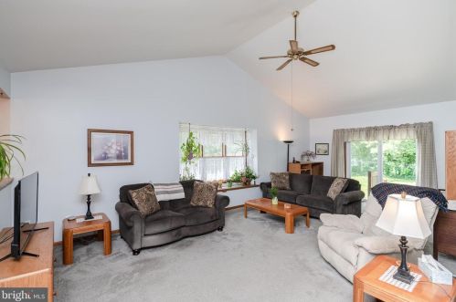 6 Pendleton Dr, Berlin Boro NJ  08009-9672 exterior