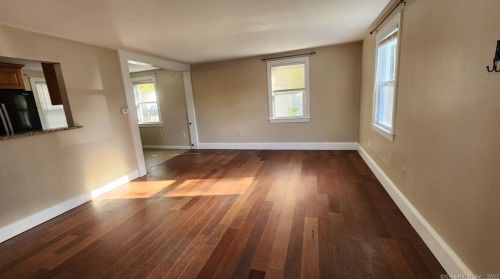 17 Morris Ave, Bristol CT  06010-4476 exterior