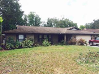895 Rayston St, Deltona, FL 32725-3323