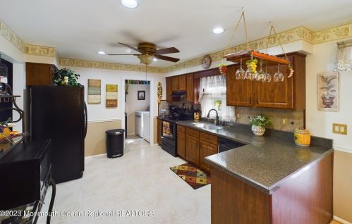 300 Albert Ave, Lakewood NJ  08701-5405 exterior