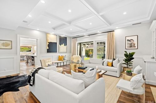 2050 Shipway Ln, Newport Beach CA  92660-4336 exterior