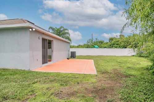 10423 Opus Dr, Riverview FL  33579-2308 exterior