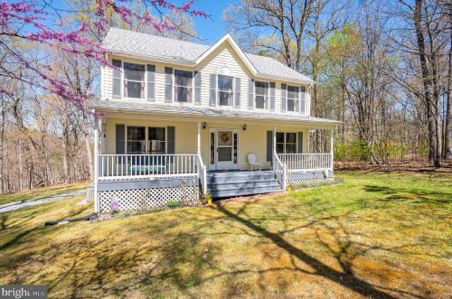 927 Lower Clubhouse Dr, Harpers Ferry, WV 25425-6161